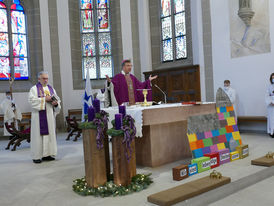 Bischof Dr. Michael Gerber besucht St. Crescentius (Foto: Karl-Franz Thiede)